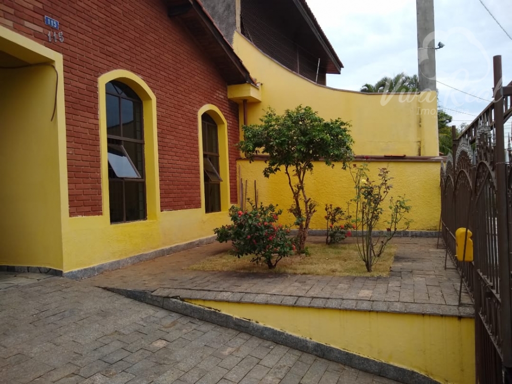 Casa Espaçosa no Bairro Jardim Astro - 