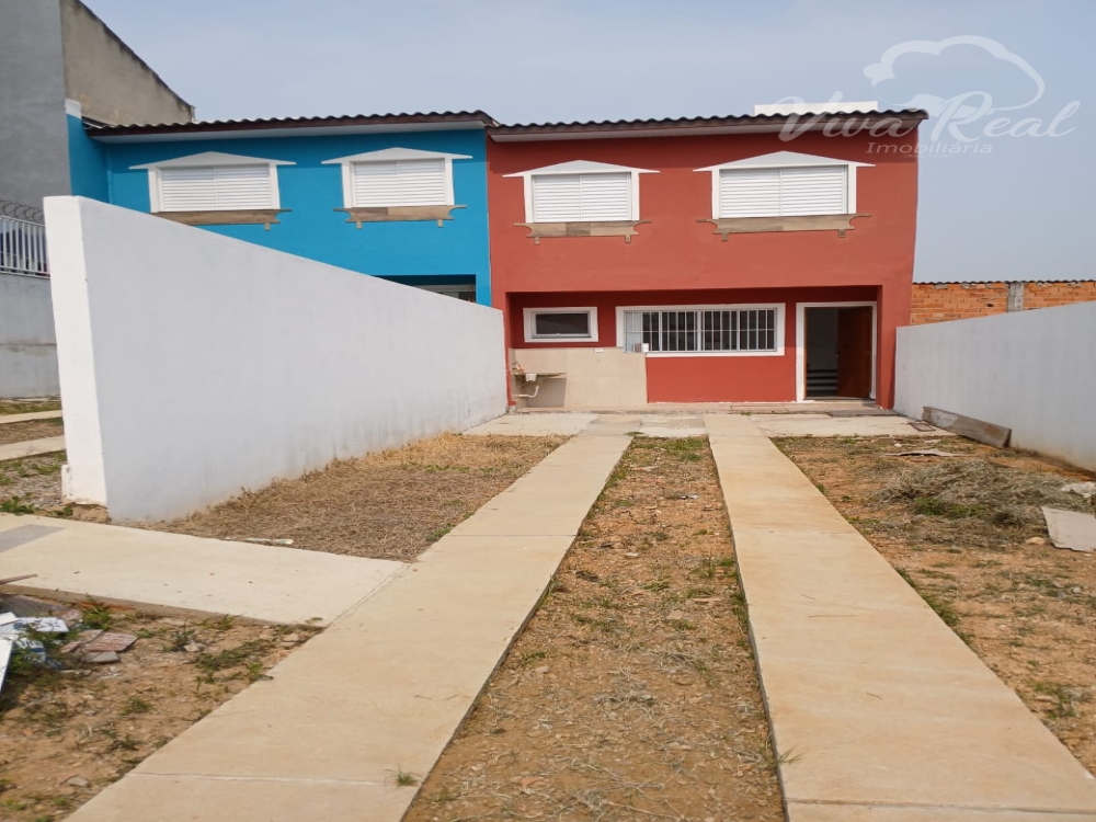 Casa com Quintal Grande no Eden - 