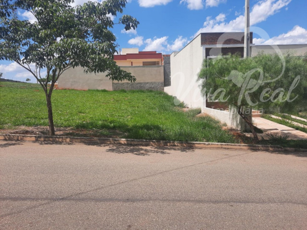 Terreno no Condomínio Residencial Jardim - 